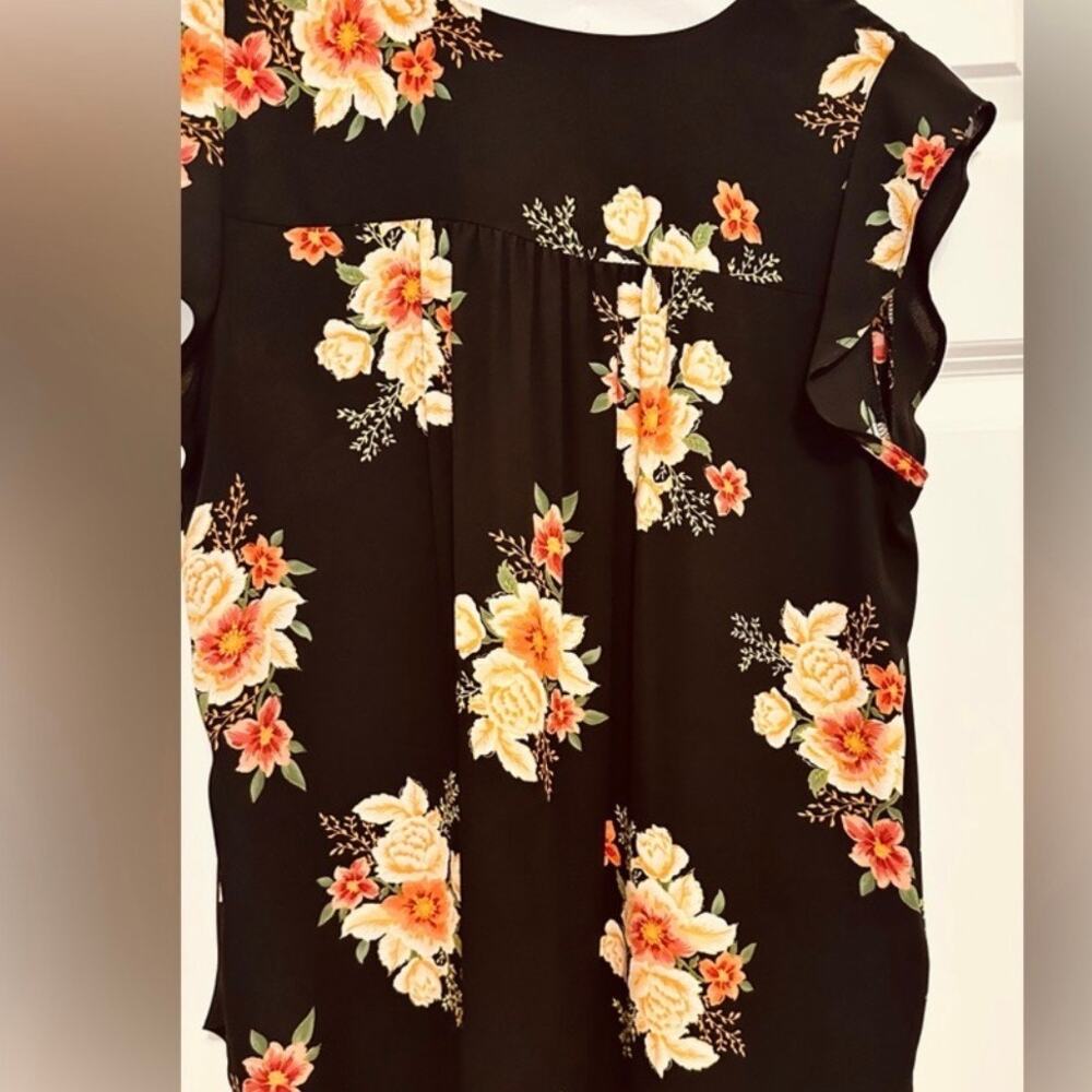 LOFT Black Floral Blouse Medium V Neck Flowy Top - Picture 5 of 6